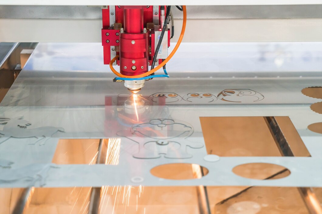 Jak technologia cięcia laserowego wpływa na jakość wyrobu z tworzyw sztucznych?