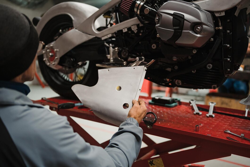 Jak prawidłowo konserwować i pielęgnować elementy karoserii motocykla?
