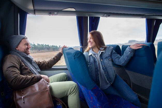 Jak wybrać bezpieczny i komfortowy bus na wycieczkę – poradnik dla organizatorów